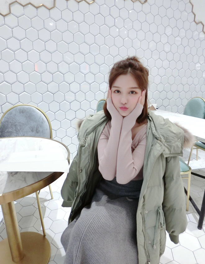 Những màn thiên nga hóa vịt xấu xí chỉ bởi vì quên mở ứng dụng làm đẹp của các hot girl Trung Quốc